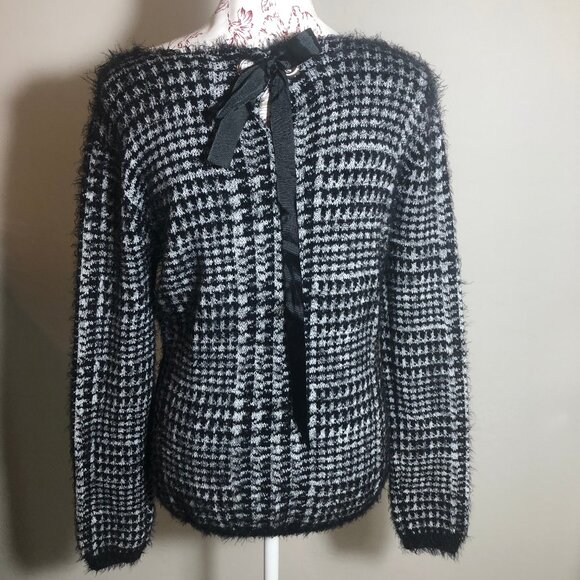 Cozy & Chic Houndstooth Sweater by Ana Couture - Size L - Picture 5 of 10
